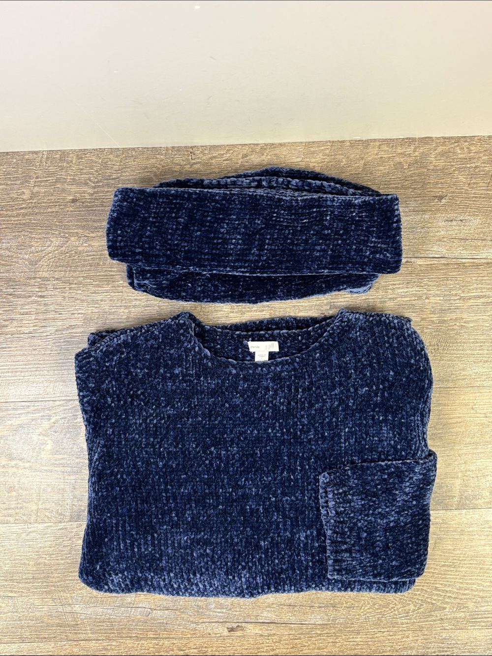 J. Jill Chenille Navy Blue Sweater & Matching Neck Roll Petite Large LP - Picture 2 of 9